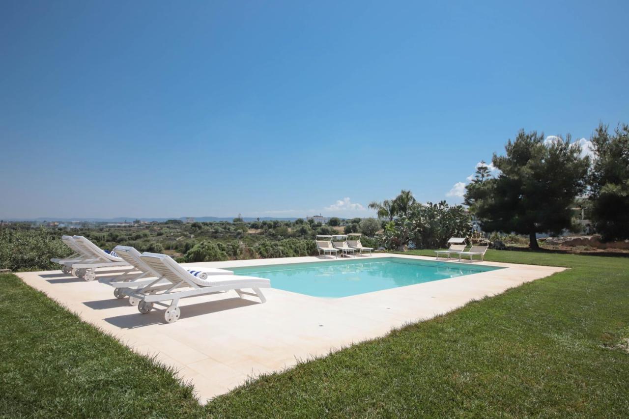 Villa Dyria Exclusive Swimming Pool Монополи Экстерьер фото