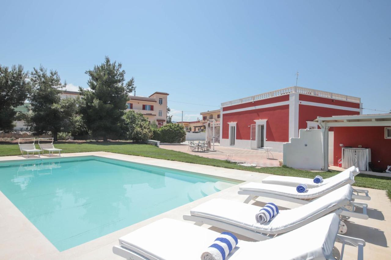 Villa Dyria Exclusive Swimming Pool Монополи Экстерьер фото